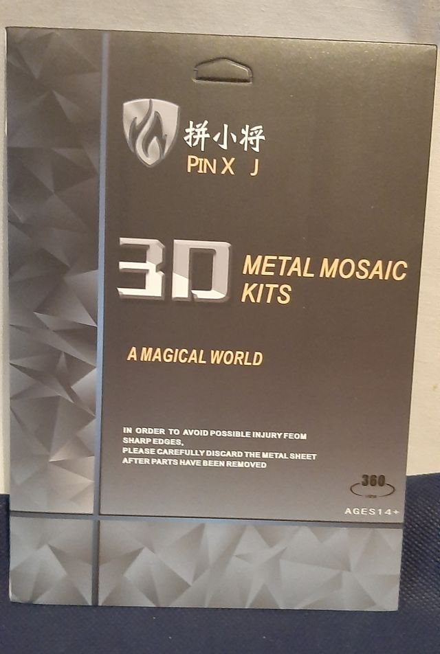 Puzzle metálico en 3D de R2-D2