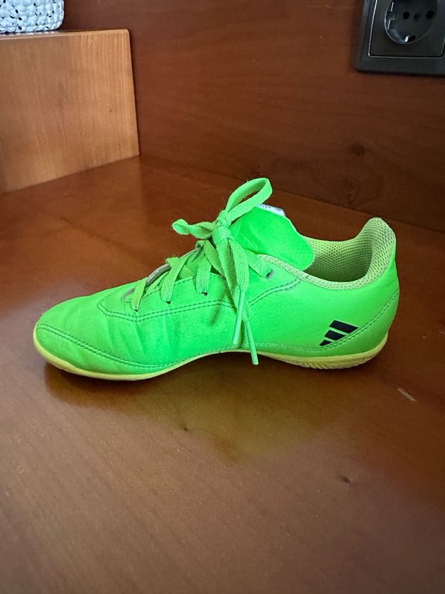 botas furbol sala niño T 32