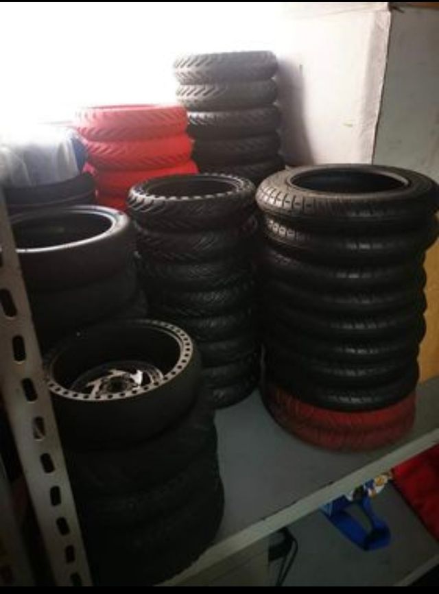 Cambio gomme monopattino Venezia