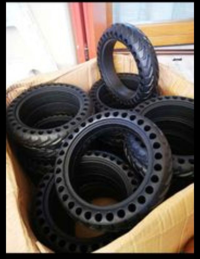 Cambio gomme monopattino Venezia