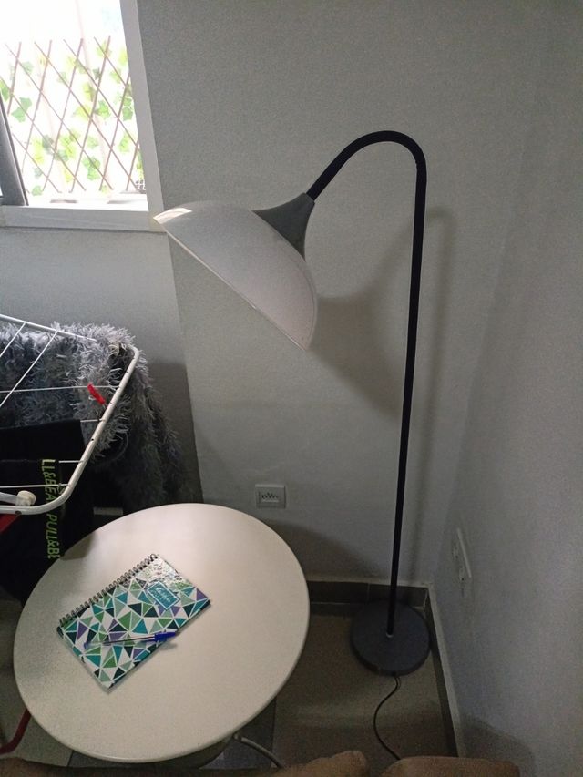 Lampara de pie