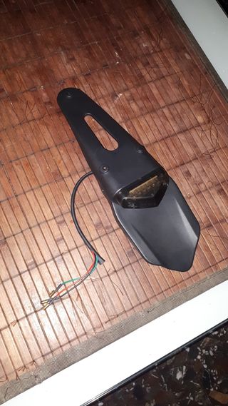 Portamatrículas trasero LED para moto