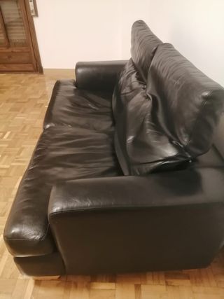 Sofa de piel negro, 2 plazas.Buen estado