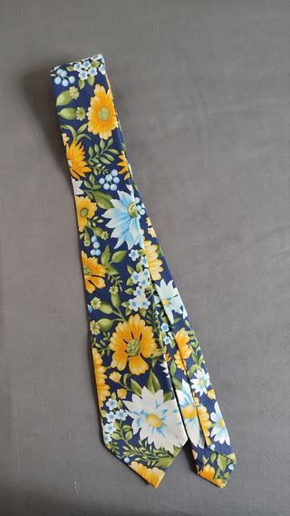 Corbata flores