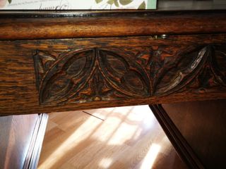 Mesa y silla antigua de roble