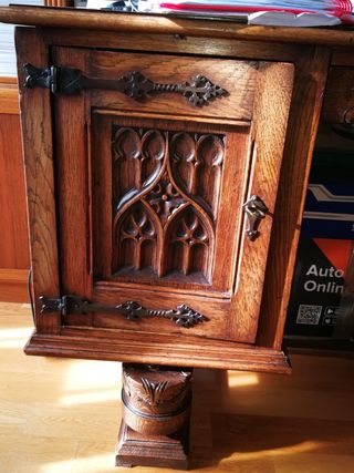 Mesa y silla antigua de roble