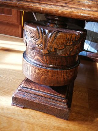 Mesa y silla antigua de roble