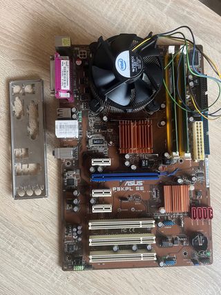 Placa base Q6600 2gb RAM