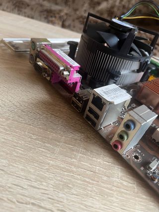 Placa base Q6600 2gb RAM