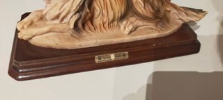 Estátua de cão fabricada em Portugal