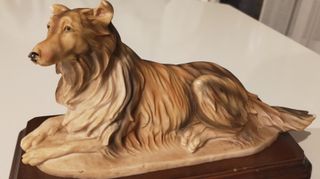 Estátua de cão fabricada em Portugal