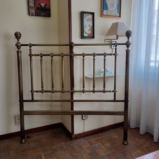 cabecero latón en PERFECTO ESTADO. Peña Vargas.