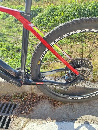 Bicicleta de montaña carbono talla L