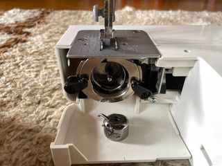 Máquina de coser KOSEL sin uso