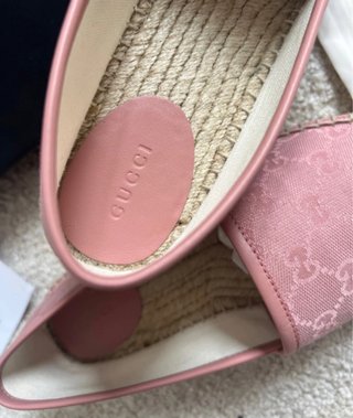 alpargatas gucci originales puestas unpar de veces