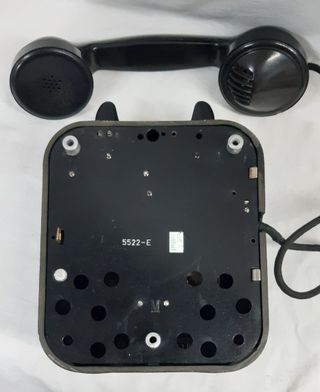 Teléfono antiguo de pared