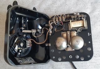 Teléfono antiguo de pared
