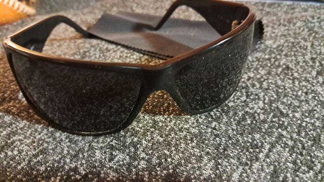 Preciosas gafas unisex Guess