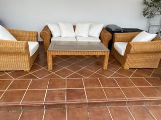 Conjunto de sofás de mimbre