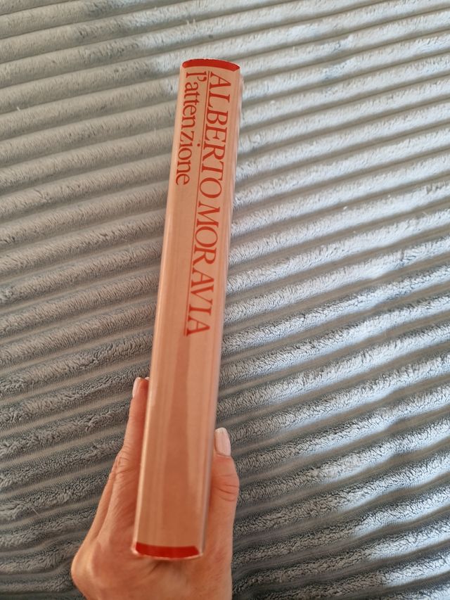 L'Attenzione- A.Moravia