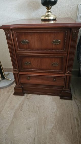 Dos sillones en madera auténtica bonitas vintage