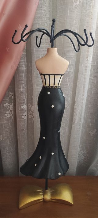 soporte maniquí para joyas