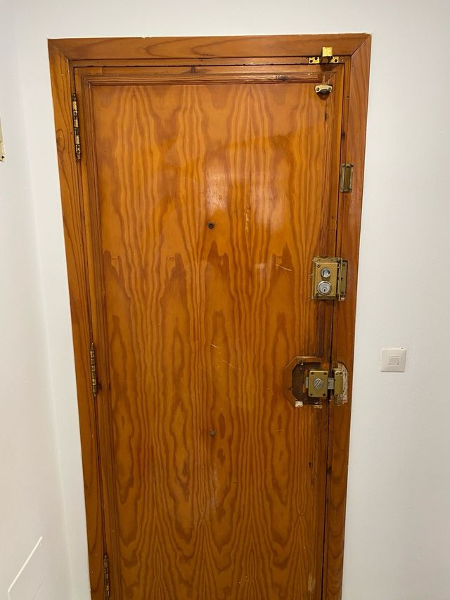 PUERTA MADERA BLINDADA