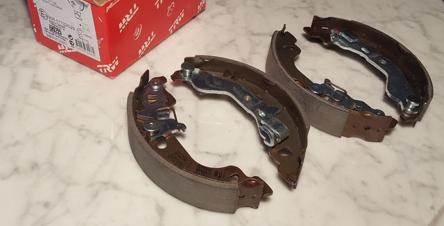 Kit Maxilas Traseiras TRW GS8686 FIAT Punto