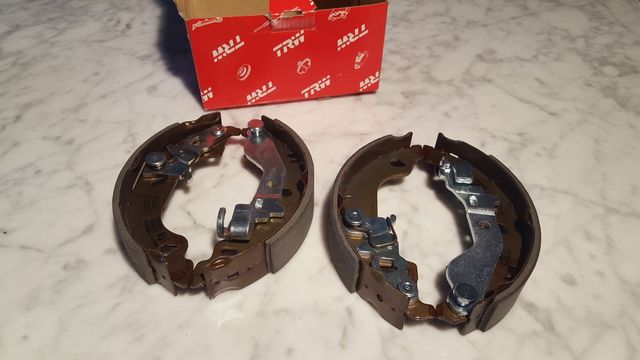 Kit Maxilas Traseiras TRW GS8686 FIAT Punto