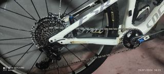 Specialized Epic 29" carbono.