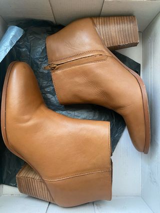 botines marrones T.39