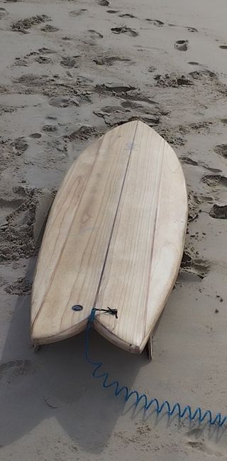 Tabla de surf de madera modelo Retro Fish 6´2.0"