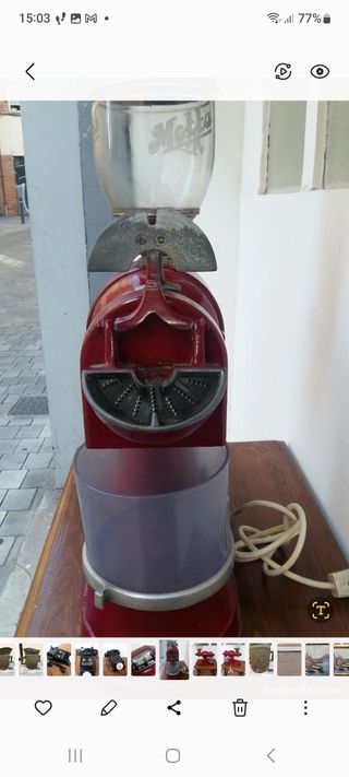 ANTIGUO MOLINILLO DE CAFE Y QUESO