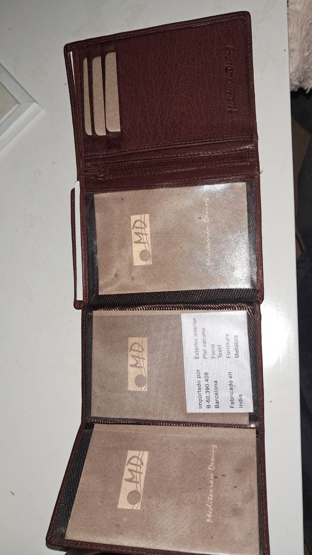 Cartera marrón de piel