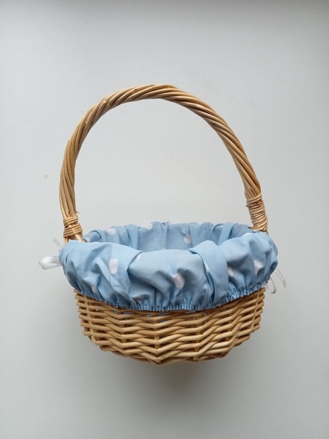 Cestita para muñecos.