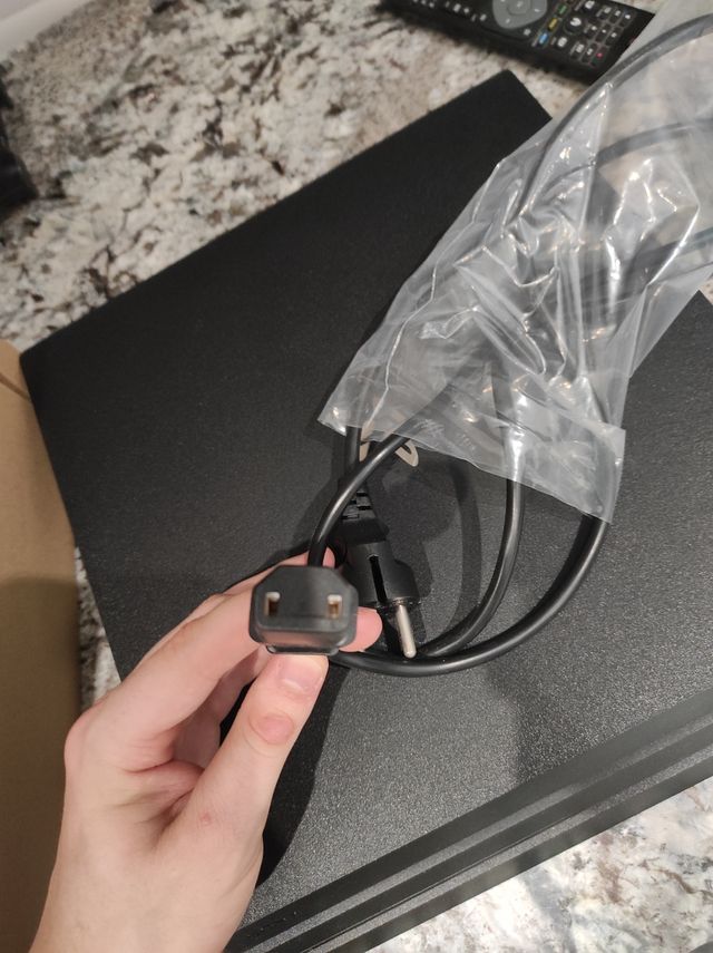 PlayStation 4 PRO + MANDO ORIGINAL