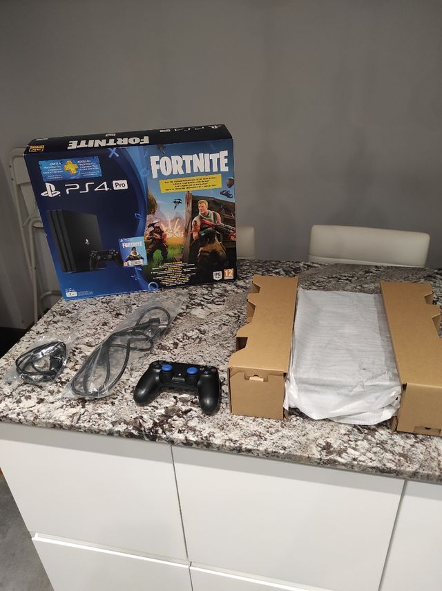 PlayStation 4 PRO + MANDO ORIGINAL