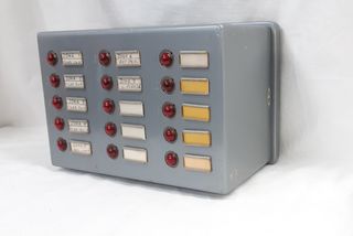 Caja de alarmas antigua