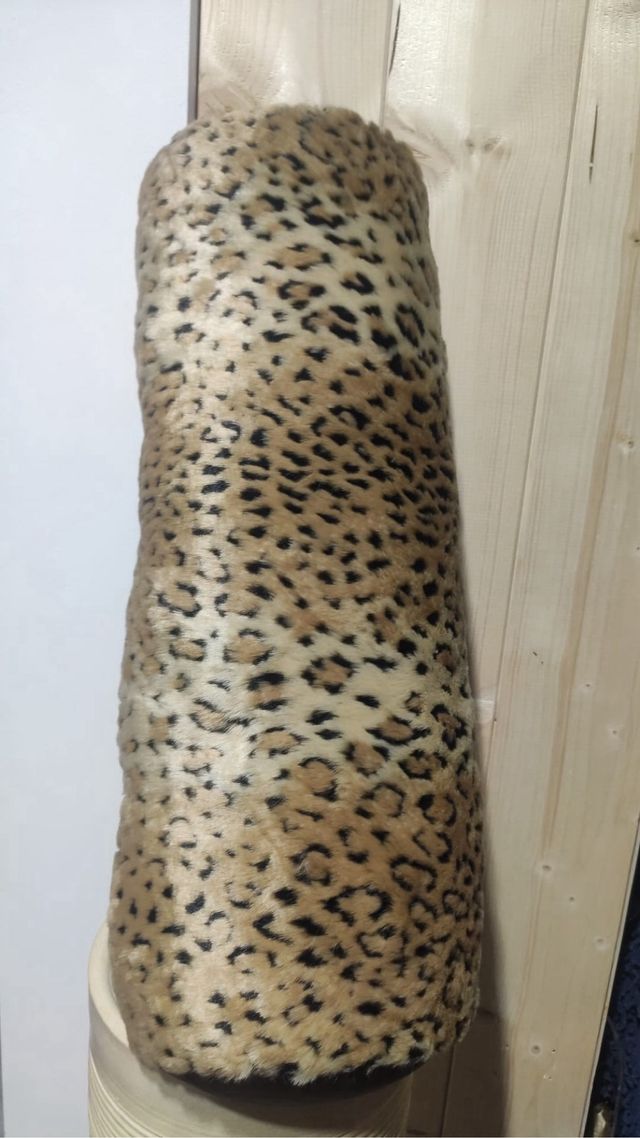 Cojin cilindrico leopardo