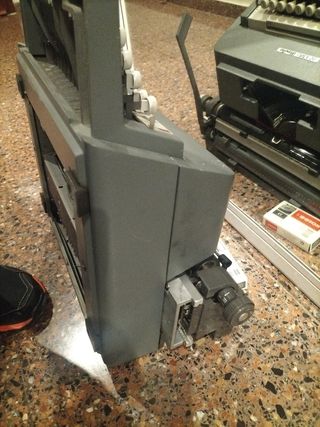 Máquina de escribir Olivetti línea 98