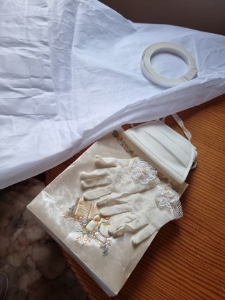 Vestido de primera comunión impecable.