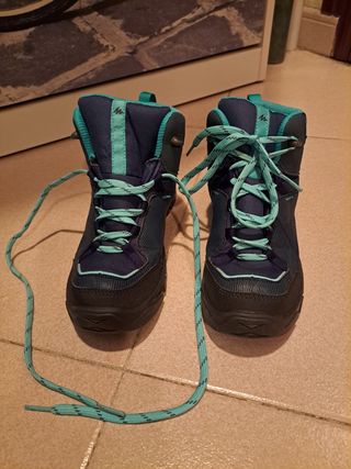 Botas quechua Waterproof número 35