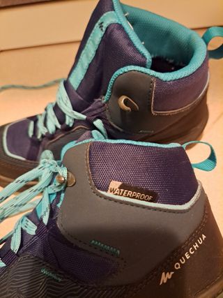 Botas quechua Waterproof número 35