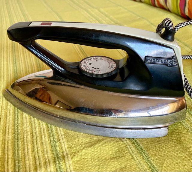 PLANCHA VINTAGE MAGEFESA