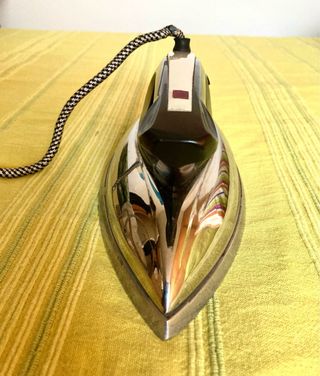 PLANCHA VINTAGE MAGEFESA