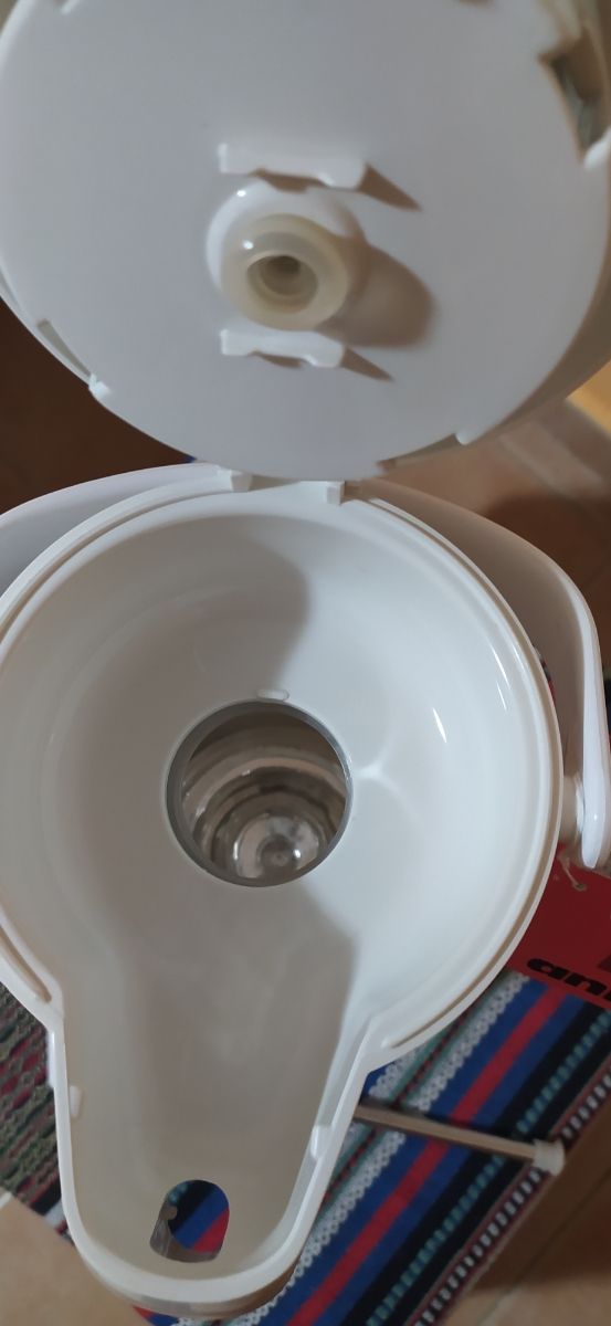 Termo para bebidas calientes y frías 1,9