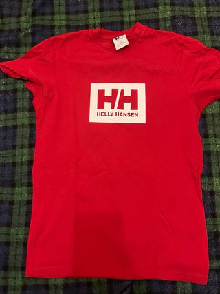 camiseta roja helly hansen