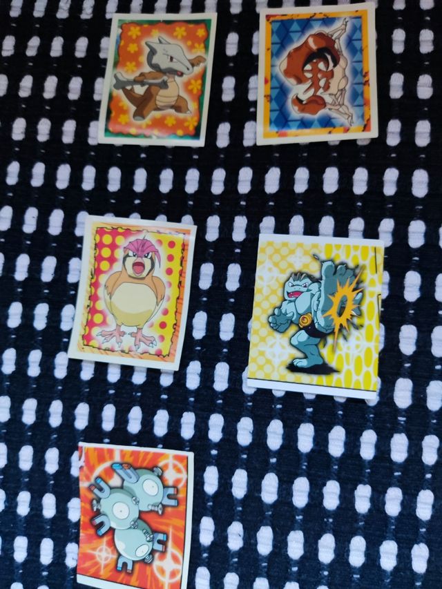 13 Cromos Originales Pokémon Merlín Collections