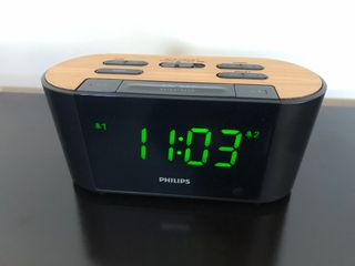 Reloj despertador Philips con radio y dos alarmas