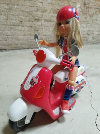 Barbie con moto